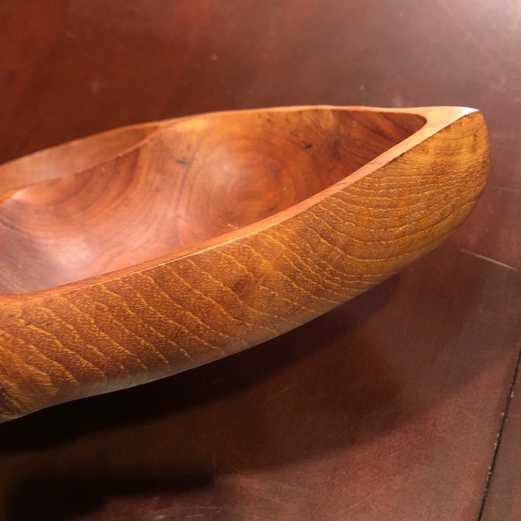 MCM Wood of the World Hand Carved Wood Leaf Tray - Picture 9 of 12